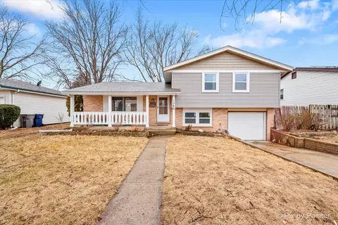 1366 Blackhawk Dr, Elgin, IL 60120