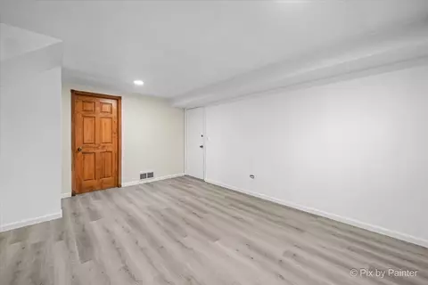 1366 Blackhawk Dr, Elgin, IL 60120 photo 16