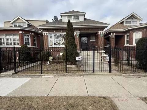 6518 S Fairfield Ave, Chicago, IL 60629