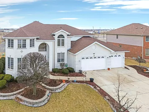 9119 Basswood Dr, Tinley Park, IL 60487