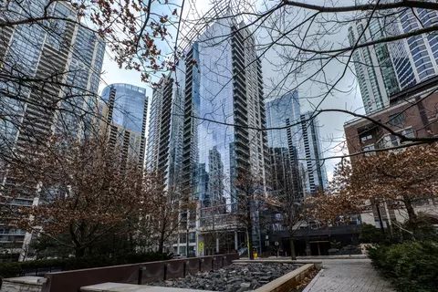 201 N Westshore Dr #2602, Chicago, IL 60601