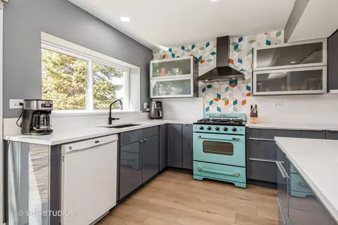 Kitchen - 3127 Eugene Ln, Aurora, IL 60504 photo 2 of 4