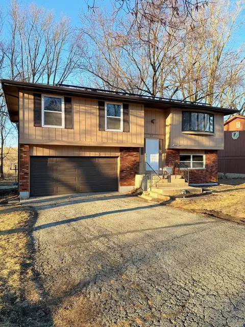 217 Plum St, Lake In The Hills, IL 60156