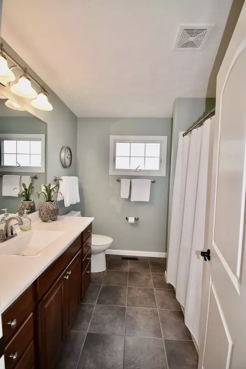 Bath - 1804 Partridge Pt, Normal, IL 61761 photo 1 of 2