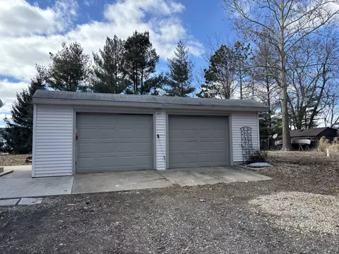 Exterior - 6967 Venado Dr, Delavan, IL 61734 photo 4 of 5