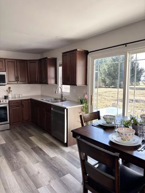 Kitchen - 6967 Venado Dr, Delavan, IL 61734 photo 6 of 9