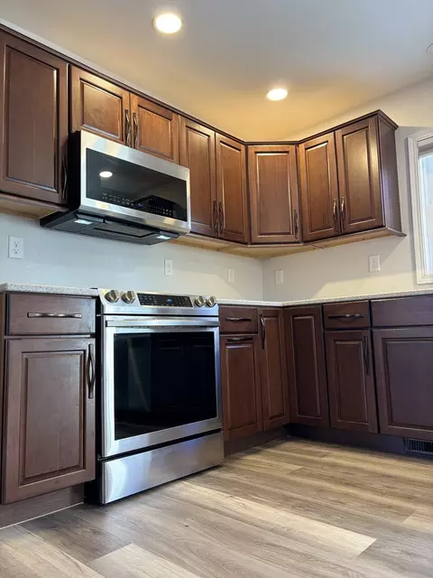 Kitchen - 6967 Venado Dr, Delavan, IL 61734 photo 5 of 9