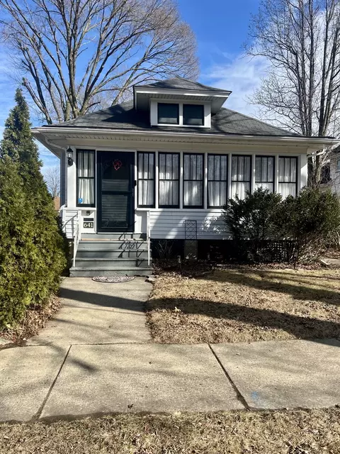 641 Palace St, Aurora, IL 60506