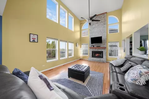 Living - 2013 Heatherstone Ct, Plainfield, IL 60586 photo 3 of 5