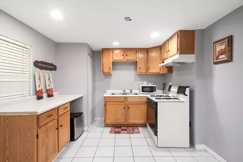 Kitchen - 2013 Heatherstone Ct, Plainfield, IL 60586 photo 5 of 5