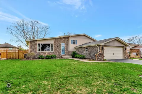 19803 Schoolhouse Rd, Mokena, IL 60448