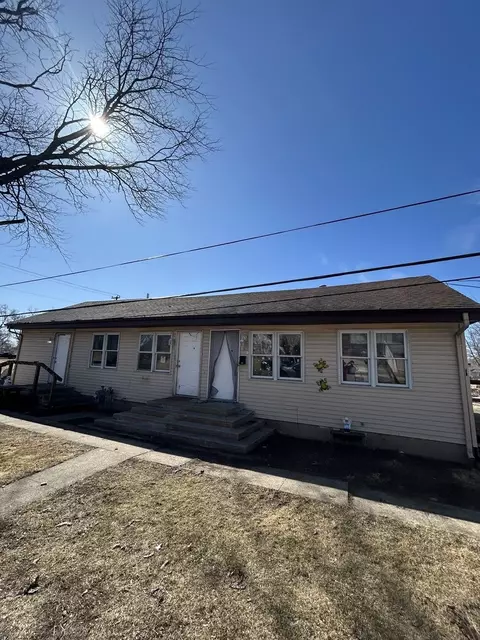 13 Charles Dr, Rantoul, IL 61866