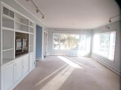 856 E Washington St, Hoopeston, IL 60942 photo 9