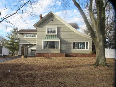 856 E Washington St, Hoopeston, IL 60942 photo 2