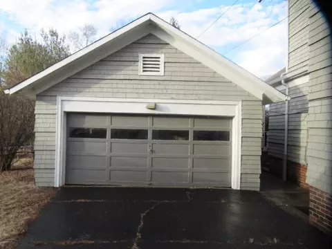 856 E Washington St, Hoopeston, IL 60942 photo 4