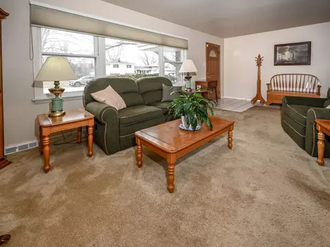 926 E Balsam Ln, Bartlett, IL 60103 photo 4