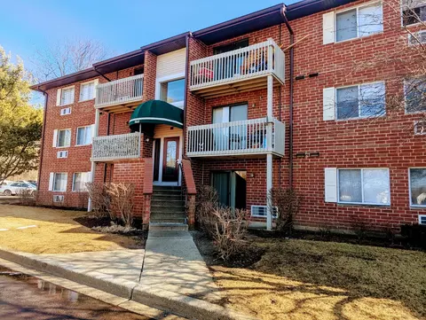 960 N Lakeside Dr #3B, Vernon Hills, IL 60061
