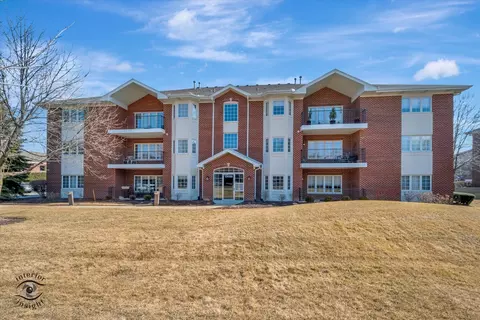 13059 Laurel Glen Ct #203, Palos Heights, IL 60463