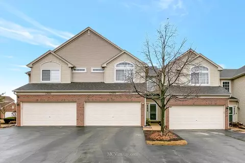 17689 S Gilbert Dr, Lockport, IL 60441