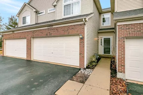 17689 S Gilbert Dr, Lockport, IL 60441 photo 2