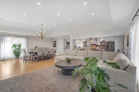 Living - 1618 E Cedar Ln, Mount Prospect, IL 60056 photo 1 of 3