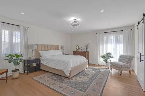 Bedroom - 1618 E Cedar Ln, Mount Prospect, IL 60056 photo 1 of 1