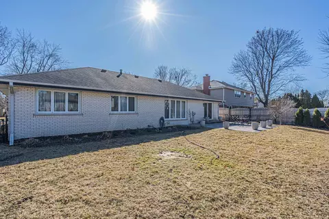 Exterior - 1618 E Cedar Ln, Mount Prospect, IL 60056 photo 5 of 5