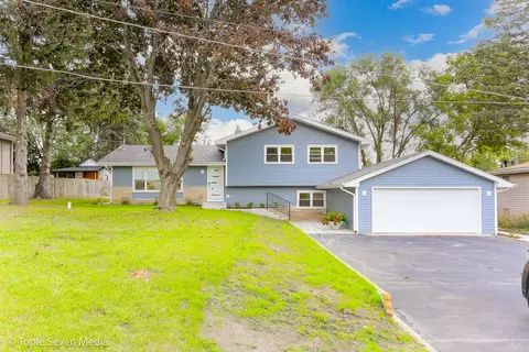 1432 N Cedar Rd, New Lenox, IL 60451