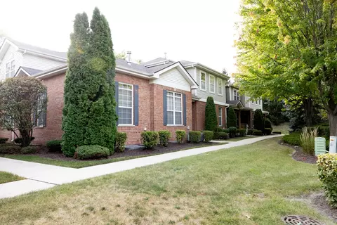 6589 Pine Lake Dr, Tinley Park, IL 60477