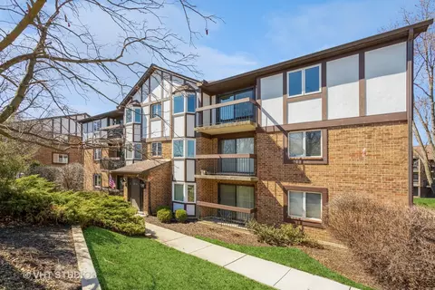 6818 Joliet Rd #6, Indian Head Park, IL 60525