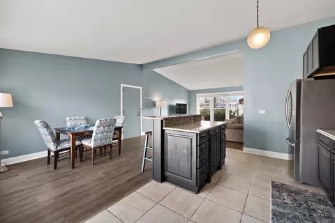 3805 Bluebird Ln, Rolling Meadows, IL 60008 photo 9