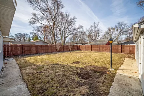 3805 Bluebird Ln, Rolling Meadows, IL 60008 photo 23