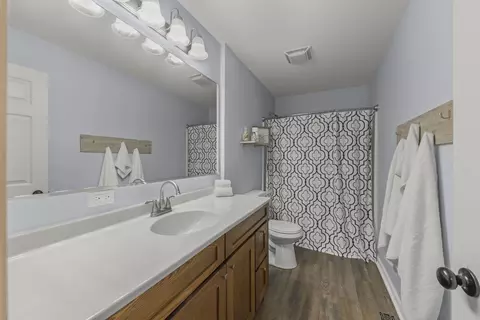 Bath - 6301 Clifton Ct, Plainfield, IL 60586 photo 2 of 3