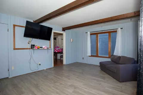 Living - 3907 Clearbrook Ave, Mchenry, IL 60050 photo 2 of 5