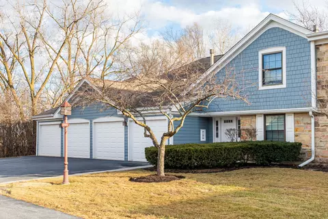 235 Driftwood Ln #B1, Schaumburg, IL 60193