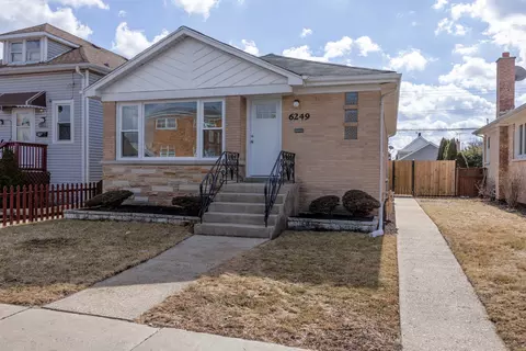 6249 W Addison St, Chicago, IL 60634