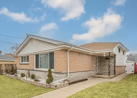 5215 Wright Ter, Skokie, IL 60077