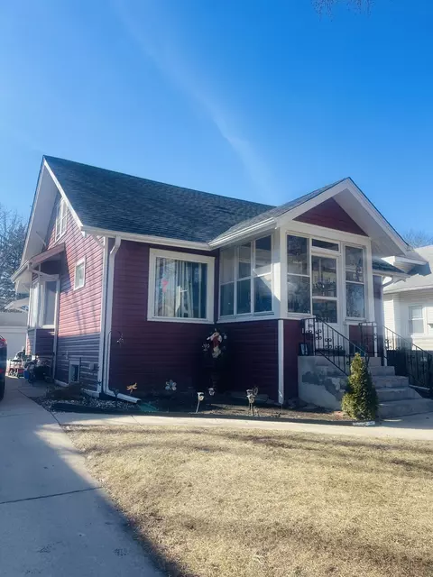 Exterior - 1224 White St, Des Plaines, IL 60018 photo 2 of 8