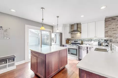 70 Willow Trl, Wheeling, IL 60090 photo 2