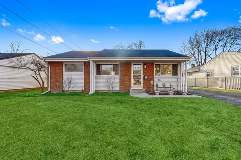 70 Willow Trl, Wheeling, IL 60090