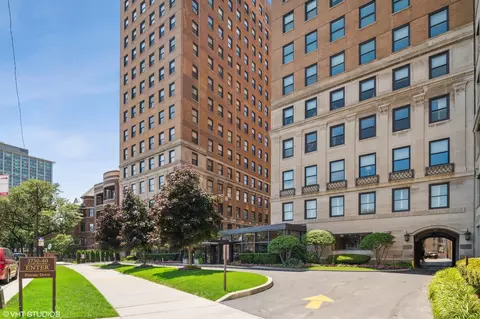 3740 N Lake Shore Dr #15A, Chicago, IL 60613