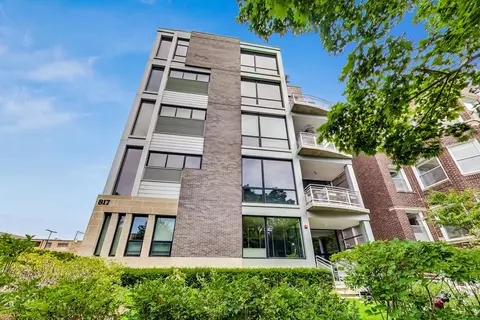 817 Hinman Ave #3E, Evanston, IL 60202