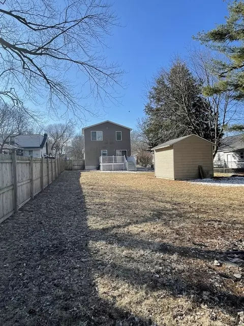 Exterior - 910 W Division St, Normal, IL 61761 photo 3 of 4