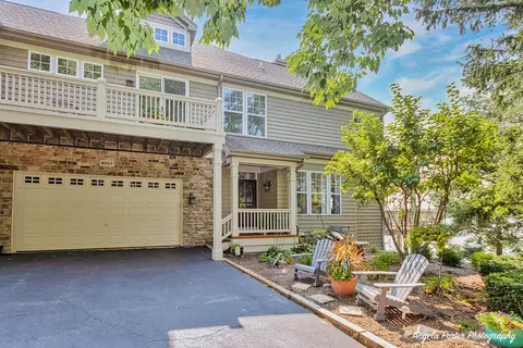 405 Lake Ave #F, Wauconda, IL 60084