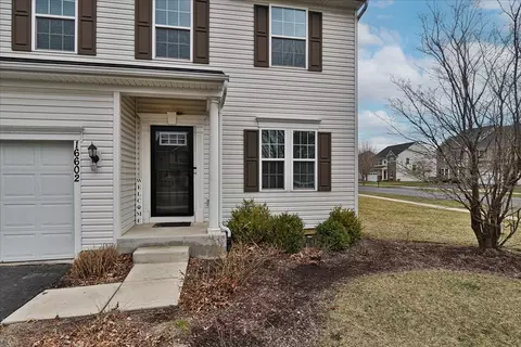 16602 Lewood Dr, Plainfield, IL 60586 photo 2