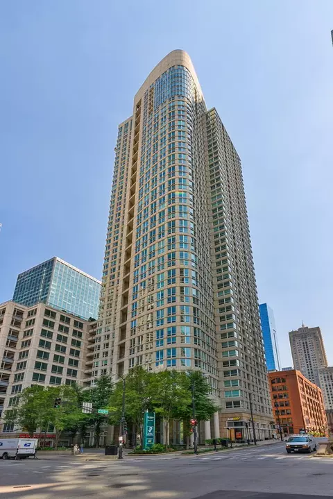 345 N La Salle Dr #3403, Chicago, IL 60654