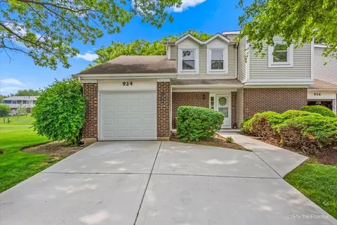 924 Colony Lake Dr, Schaumburg, IL 60194