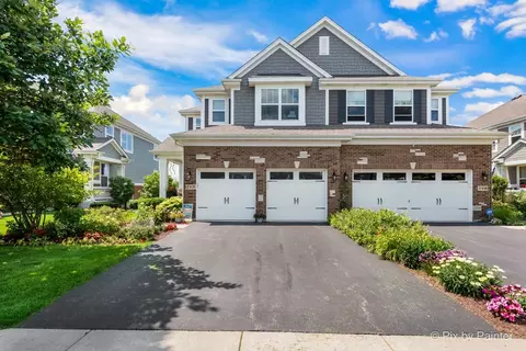 27 W179 Breme Dr, Warrenville, IL 60555