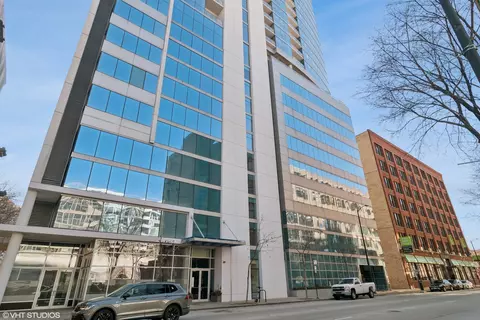 303 W Ohio St #3901, Chicago, IL 60654