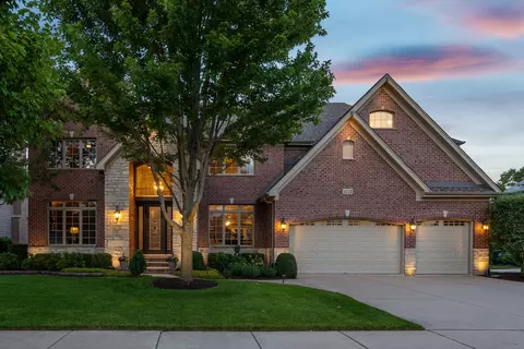 4228 Chaparral Dr, Naperville, IL 60564
